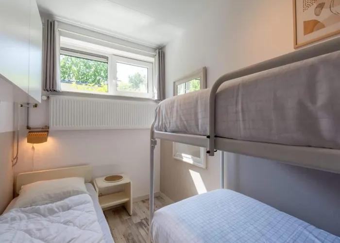 Feriehus Spacious Duinland 188 Home With Veranda