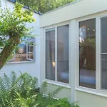펜션 Spacious Duinland 188 With Veranda